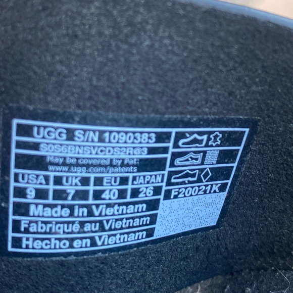 UGG Kari Sandal - Picture 8 of 8